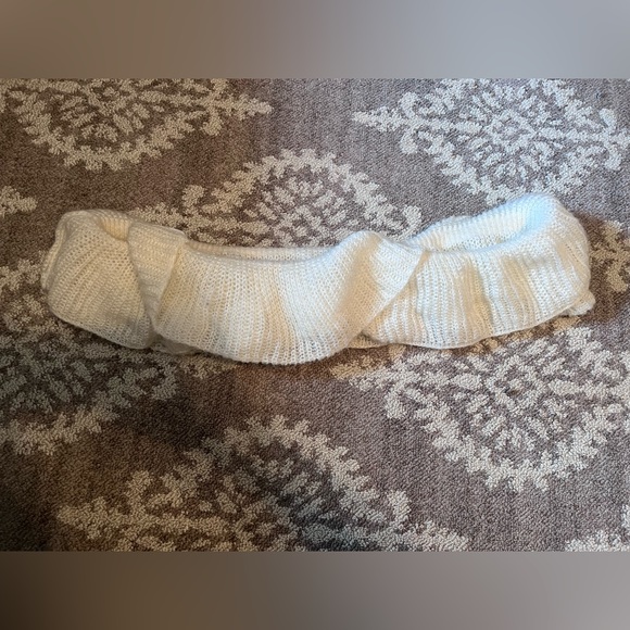 ⭐️New York & Company ⭐️ scarf ⭐️ - Picture 2 of 6